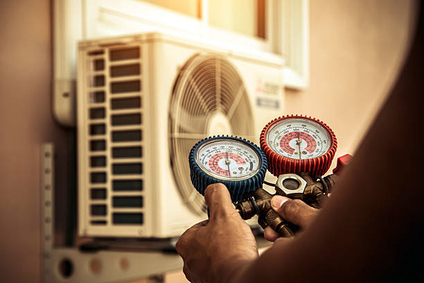 Professional Hvac technician working in Burton, SC